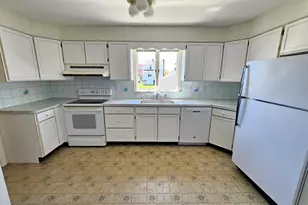 17 Johnston St, New Haven, CT 06512 - Photo 9