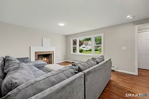 210 Stratfield Pl, Bridgeport, CT 06606 - Photo 9