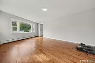 210 Stratfield Pl, Bridgeport, CT 06606 - Photo 17