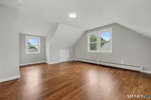 210 Stratfield Pl, Bridgeport, CT 06606 - Photo 19