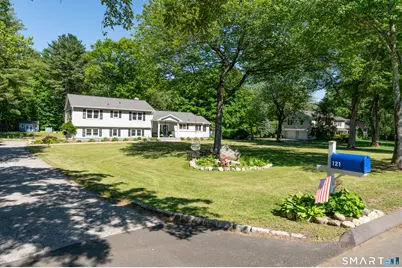 121 Thornwood Road, Stamford, CT 06903 - Photo 3