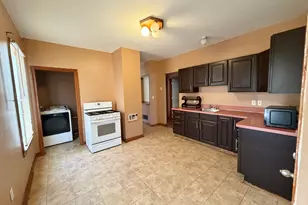 1662 Fairfield Ave, Bridgeport, CT 06605 - Photo 5