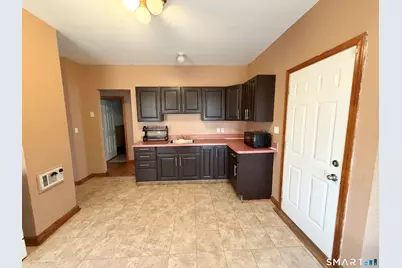 1662 Fairfield Avenue #2nd fl, Bridgeport, CT 06605 - Photo 3