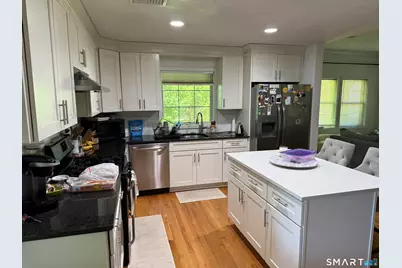 17 Oenoke Place #REAR Home, Stamford, CT 06907 - Photo 5