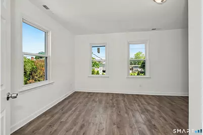 30 Dora Street, Stamford, CT 06902 - Photo 15