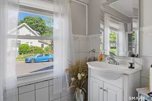 35 Faucett St, Stamford, CT 06906 - Photo 9