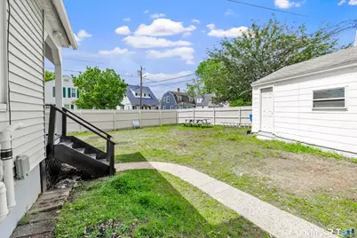 106 Brookdale Lane, Waterbury, CT 06705 - Photo 5