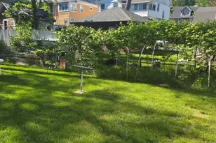 197 Ridgefield St, Hartford, CT 06112 - Photo 29