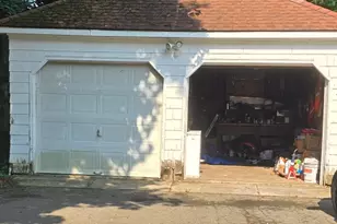 197 Ridgefield St, Hartford, CT 06112 - Photo 27