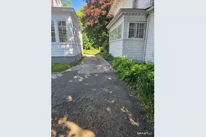 197 Ridgefield Street, Hartford, CT 06112 - Photo 3