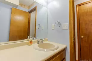 22 Windwood Dr, Windsor Locks, CT 06096 - Photo 41
