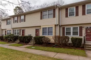 22 Windwood Dr, Windsor Locks, CT 06096 - Photo 3