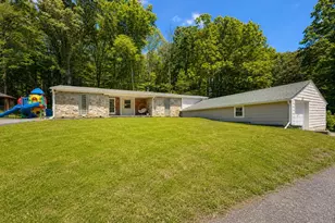 22 Circle Dr, Ashford, CT 06278 - Photo 3