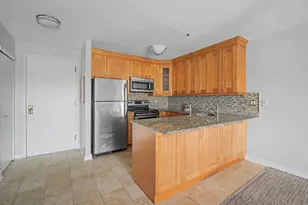 104 North St, Stamford, CT 06902 - Photo 9