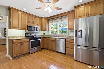 19 Zephyr Road, Trumbull, CT 06611 - Photo 9
