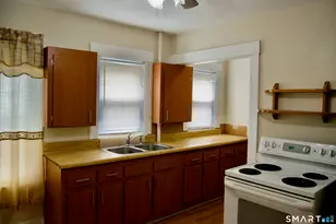 37 Putnam St, Bristol, CT 06010 - Photo 5