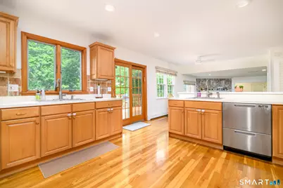 44 Newfield Court, Stamford, CT 06905 - Photo 7