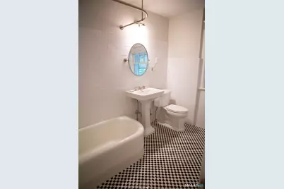 130 Marvelwood Drive, New Haven, CT 06515 - Photo 23