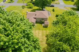 33 Kingswood Rd, Danbury, CT 06811 - Photo 7