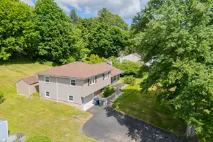 33 Kingswood Rd, Danbury, CT 06811 - Photo 3