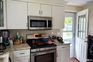 12 Rainbow Rd, Norwalk, CT 06851 - Photo 9