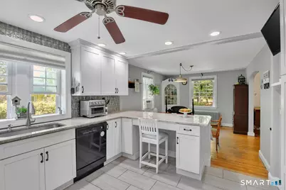 17 Trumbull Place, North Haven, CT 06473 - Photo 9