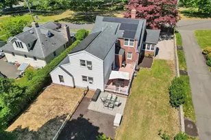 17 Trumbull Pl, North Haven, CT 06473 - Photo 5