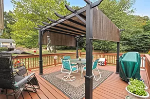30 Lakeview Dr, Milford, CT 06460 - Photo 35