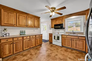 117 Penney Dr, East Hartford, CT 06118 - Photo 11