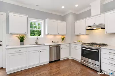 8 View Street #7, Greenwich, CT 06830 - Photo 7