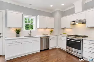 8 View St, Greenwich, CT 06830 - Photo 7