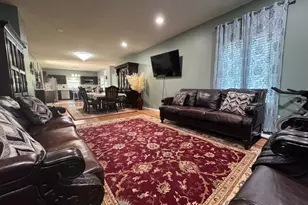 987 Silver Ln, East Hartford, CT 06118 - Photo 7