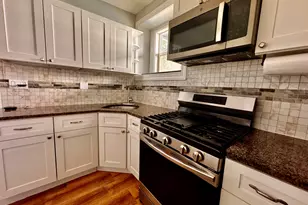196 Russ St, Hartford, CT 06106 - Photo 3