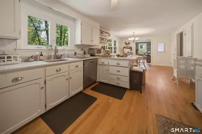 32 Fox Den Road, Avon, CT 06001 - Photo 3