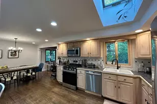 6 Roby Ct, Branford, CT 06405 - Photo 3