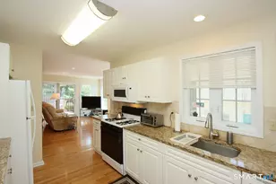 25 Hamden Hills Dr, Hamden, CT 06518 - Photo 11