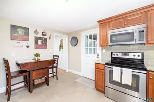 19 Baldwin St, West Hartford, CT 06110 - Photo 7