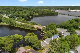 8 Cove View Dr, Waterford, CT 06375 - Photo 5