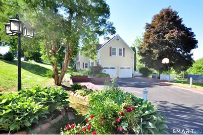 10 Breezy Knoll Drive, Bloomfield, CT 06002 - Photo 5
