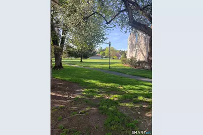 594 Mountain Road #D, West Hartford, CT 06117 - Photo 5