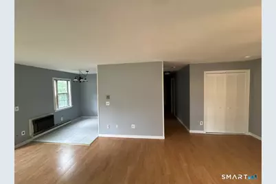 5 Woodside Avenue #E52, Danbury, CT 06810 - Photo 3