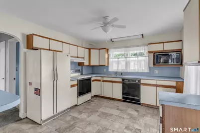 15 Hamast Avenue, Waterford, CT 06385 - Photo 5