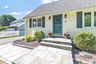15 Evelyn St, Trumbull, CT 06611 - Photo 3