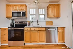 105 Dixon St, Bridgeport, CT 06604 - Photo 17