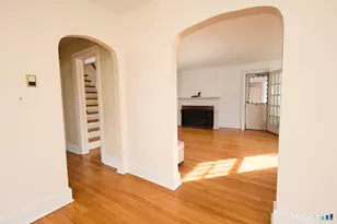 105 Dixon St, Bridgeport, CT 06604 - Photo 11