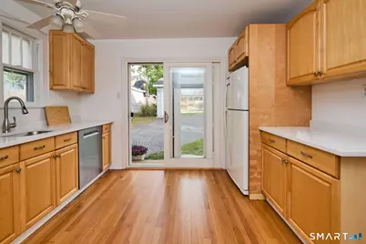 105 Dixon Street, Bridgeport, CT 06604 - Photo 15