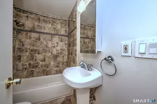 150 Hillcrest Rd, Bridgeport, CT 06606 - Photo 23