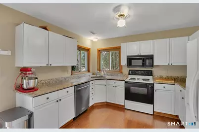 17 Eileen Lane, Enfield, CT 06082 - Photo 7