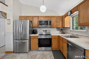 35 Mallard Ln, East Haven, CT 06512 - Photo 9