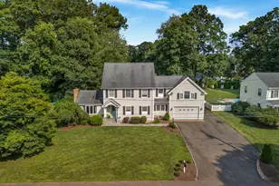 10 Westwood Rd, Trumbull, CT 06611 - Photo 3